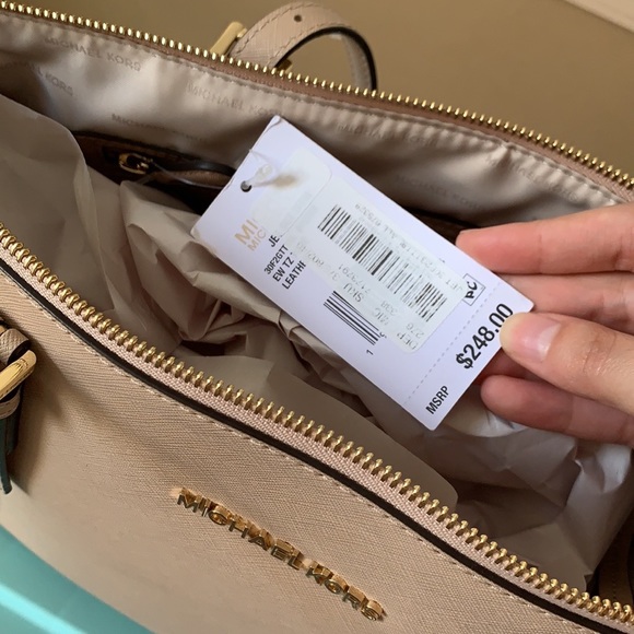 Michael Kors Purse - Picture 6 of 6